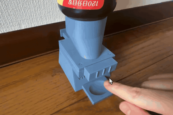 二号機の動作。錠剤が詰まって出てこない